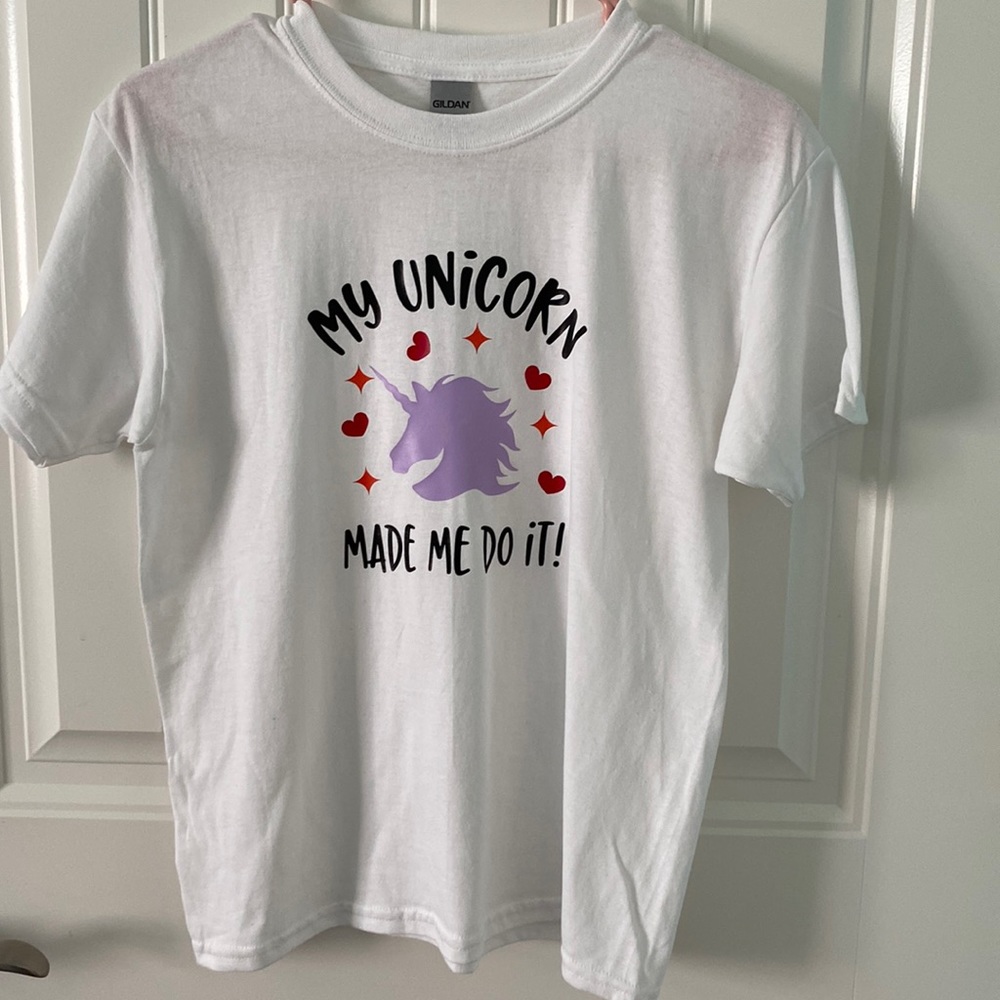 New custom made unicorn tee